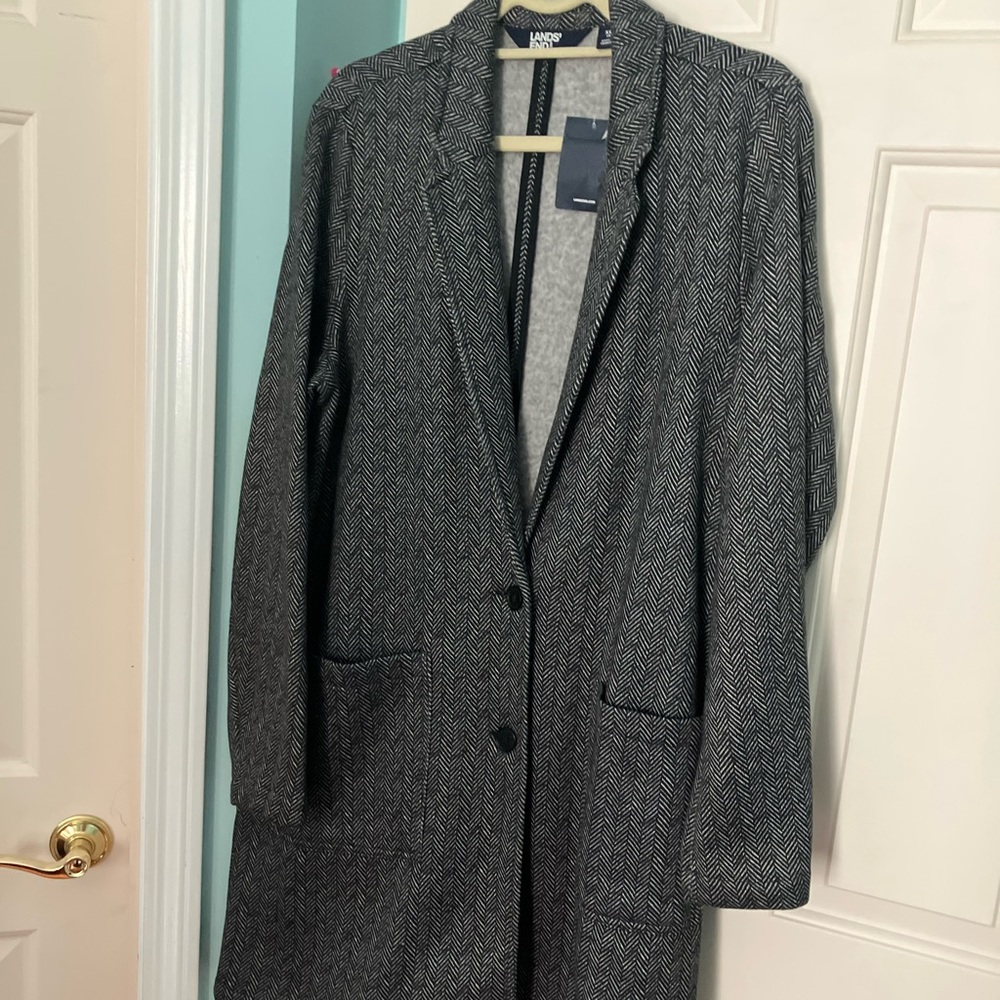 Lands End gray tweed patterned long blazer. Brand new with tags. Size XL.